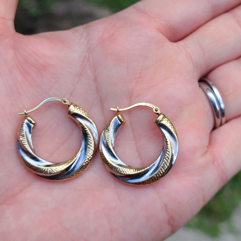 14kt gold two-tone hoopr earrings - Picture 2 of 4